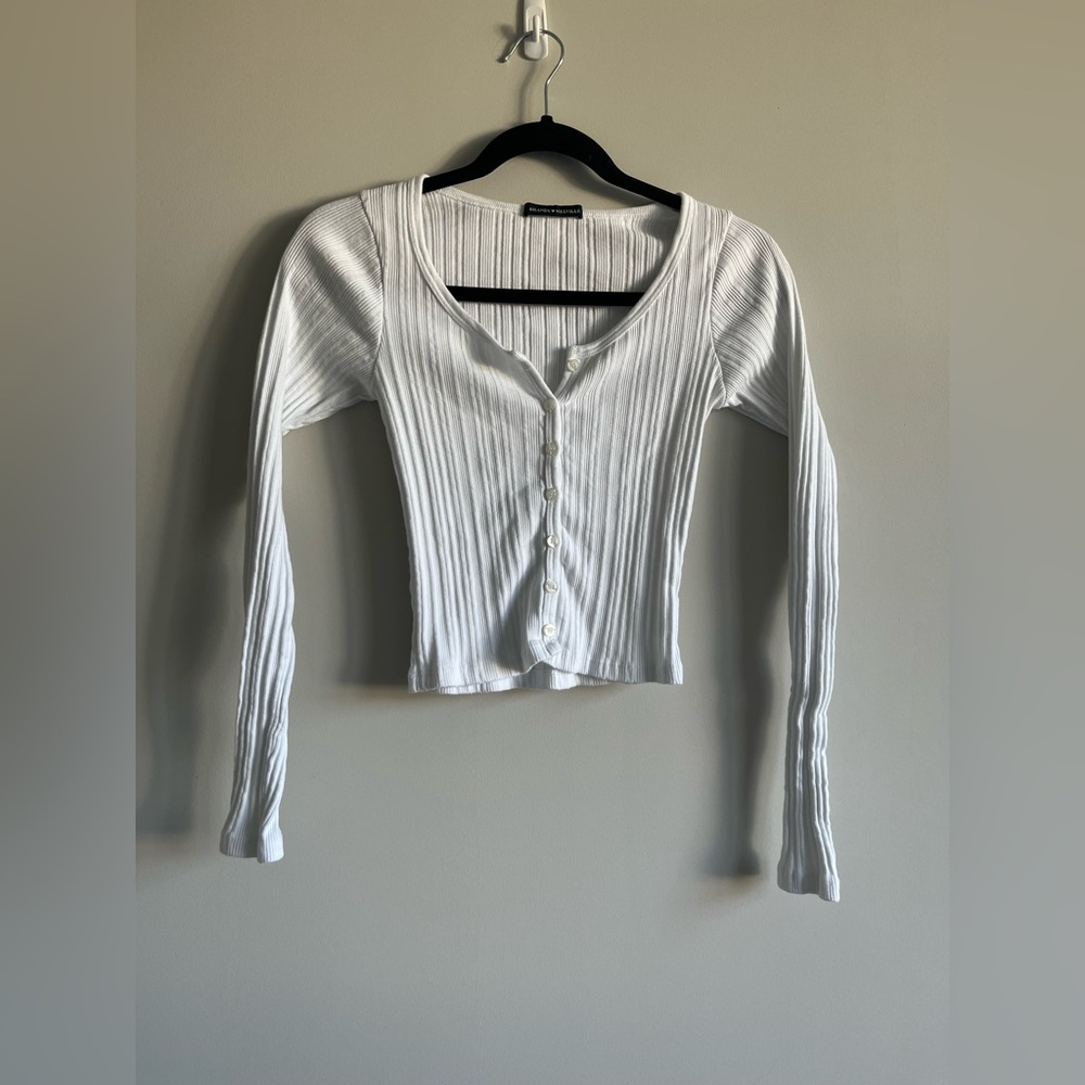 Brandy Melville White Cotton Button Up Ribbed Knit Long Sleeve Crop Top